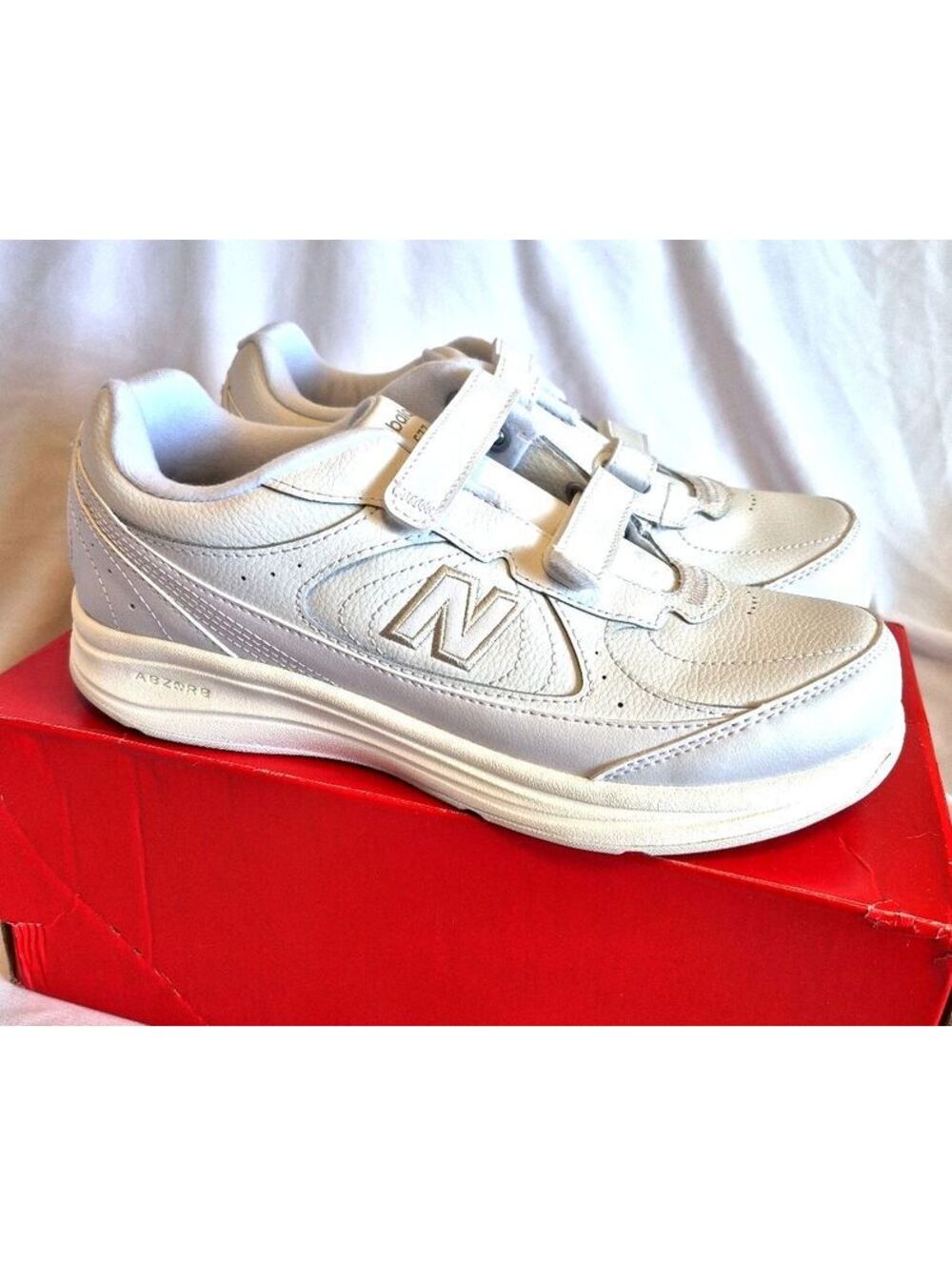 NIB New Balance 577 Walking Shoes Sneakers Womens 10 Wide White 2 Straps WW577VW